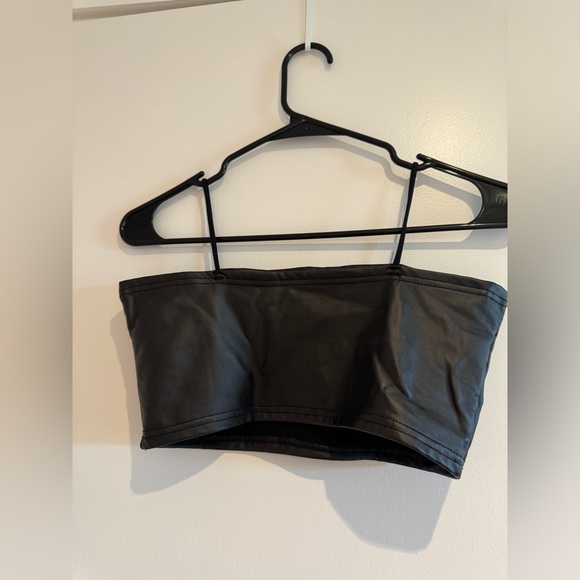 black faux leather crop top - Picture 2 of 2